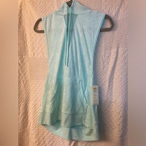 C&C California terry cloth swim coverup. NEW, w/ tags. Size M.